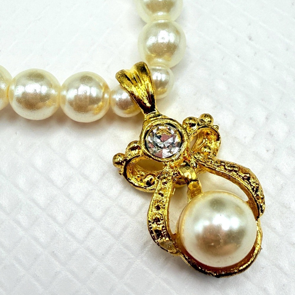 Vintage 16" 6mm Faux Pearl Coquette Style Knotted Angel Pendant Necklace